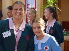 Alex_Lily_OpenEvening18.gif